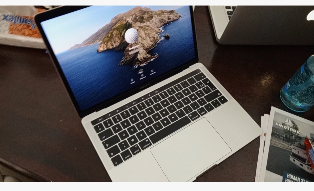 ORDINATEUR MAC BOOK PRO