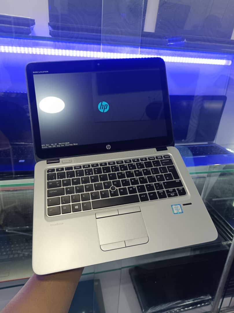 ORDINATEUR HP 820